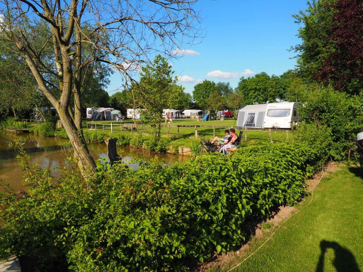 Chalet - Camping 'T Dekske Wintelre ภายนอก รูปภาพ